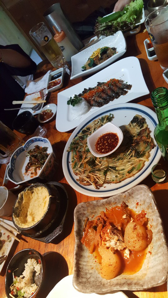 すごく韓国的な食卓です♪