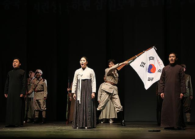 「新興武官学校」は韓国国防省の協力で昨年上演した「新興武官」の後続作品である