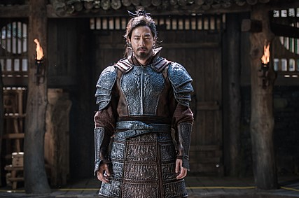 高句麗の将軍、楊萬春(ヤン・マンチュン)役のチョ・インソン