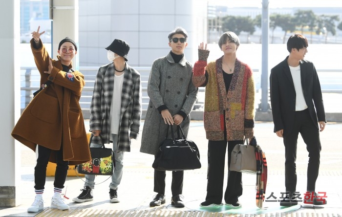 BTS 空港 ファッション 