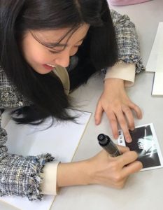 セール中…ナム・ジヒョン直筆サイン入り2Lサイズ写真…100日の郎君様 Amazon.co.jp: チ・チャンウクとナム・ジヒョン直筆サイン入り2Lサイズ