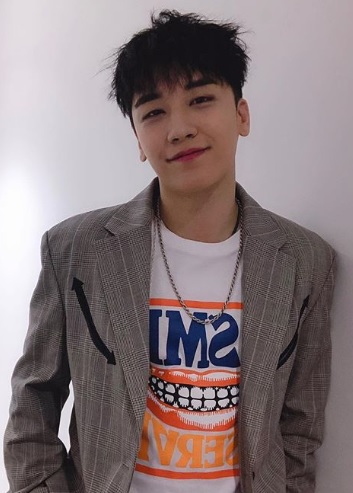 アオリの神隠し　サイン入りエプロン　スンリ VI bigbang スンリ(V.I from BIGBANG)/V WORLD V.I (from BIGBANG) - [LET'S TALK