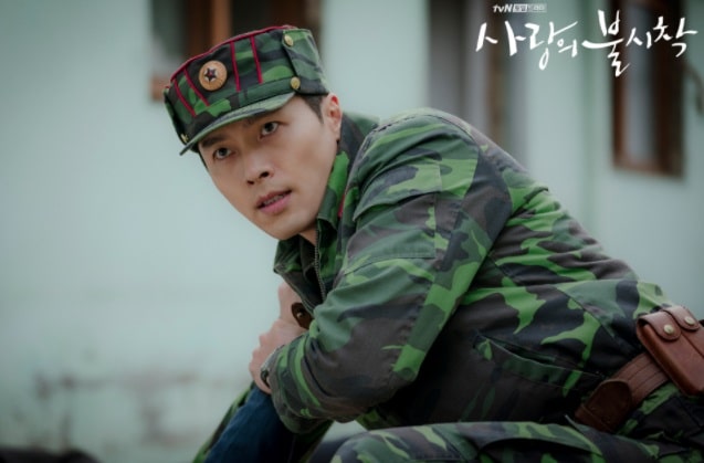 ヒョンビンは北朝鮮の将校リ・ジョンヒョクを演じた