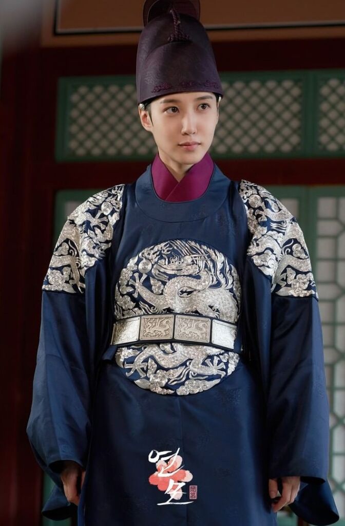 男装し王世子イ・フィ役に挑戦した、KBS2(Netflix)『恋慕』