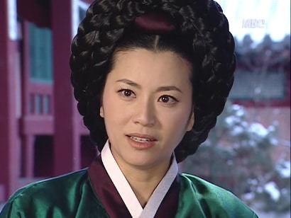 『宮廷女官チャングムの誓い(2003)』に出演したキョン・ミリ