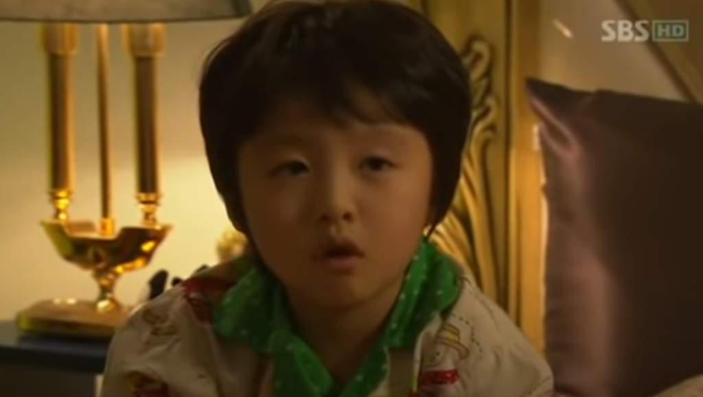 劇中、ヒョンビンの息子役を演じた、子役俳優のイ・テウ