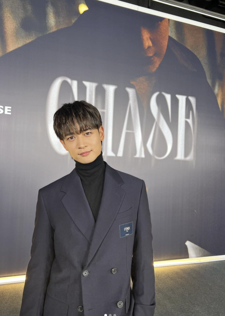 SHINeeのミンホが1stソロアルバム『CHASE』をリリースした