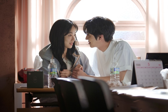 新作ドラマ『いつかの君に (邦題/Netflix)』は、韓国のネット上で関心を集めている