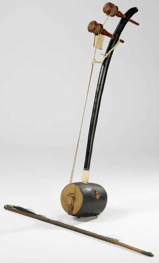 韓国の伝統楽器、“ヘグム(奚琴)”