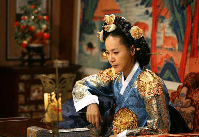 ヤン・ミギョンは、『王と私』(SBS/2007)で貞熹(チョンヒ)大妃役を演じた