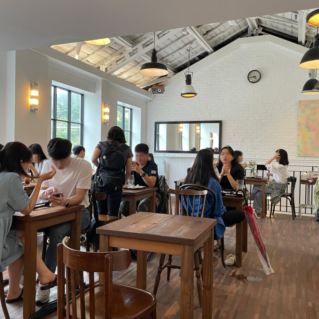 店内 BREANNY PIE CANTEEN
