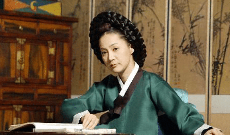 ヤン・ミギョンは、『宮廷女官チャングムの誓い』でハン尚宮を演じた