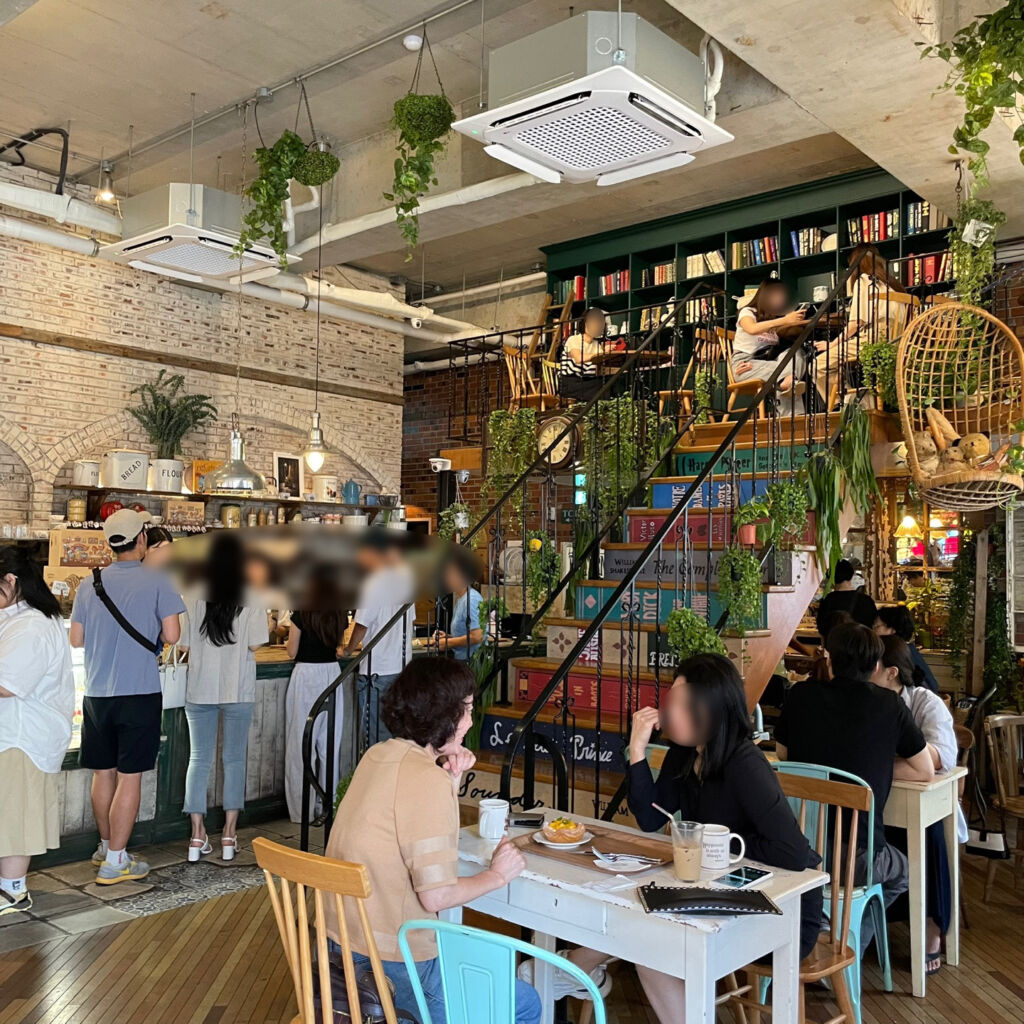 店内 Teddy Beurre House