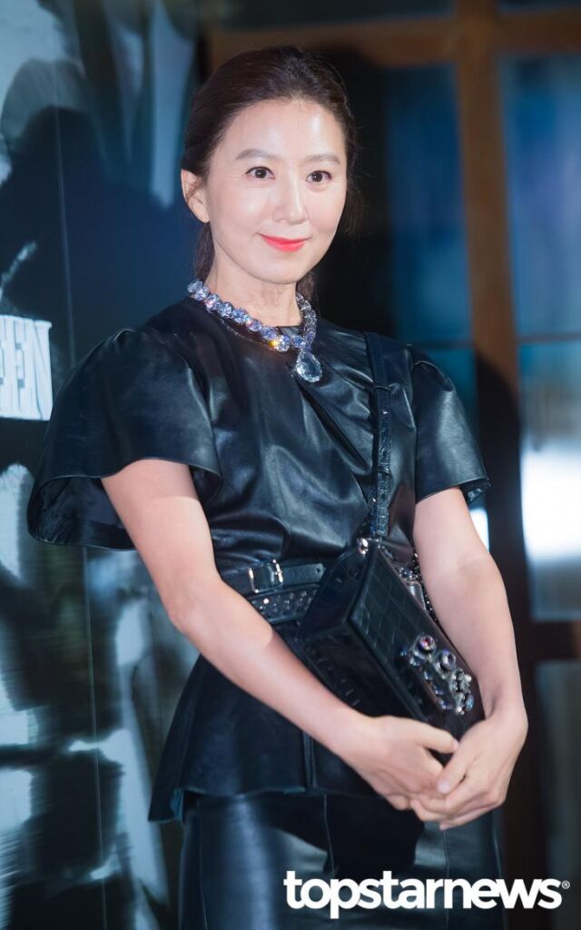 女優のキム・ヒエは大ヒットドラマJTBC『夫婦の世界』で主演を務めた