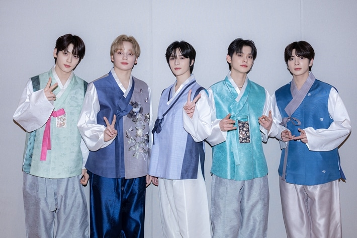 TXT、韓国伝統服を着こなす「K-POP韓服決定戦」の第1位に！ - DANMEE ダンミ