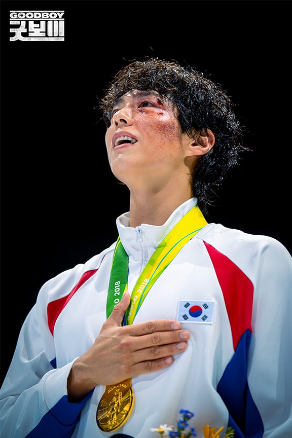 パク・ボゴムは、元ボクシング選手に扮している