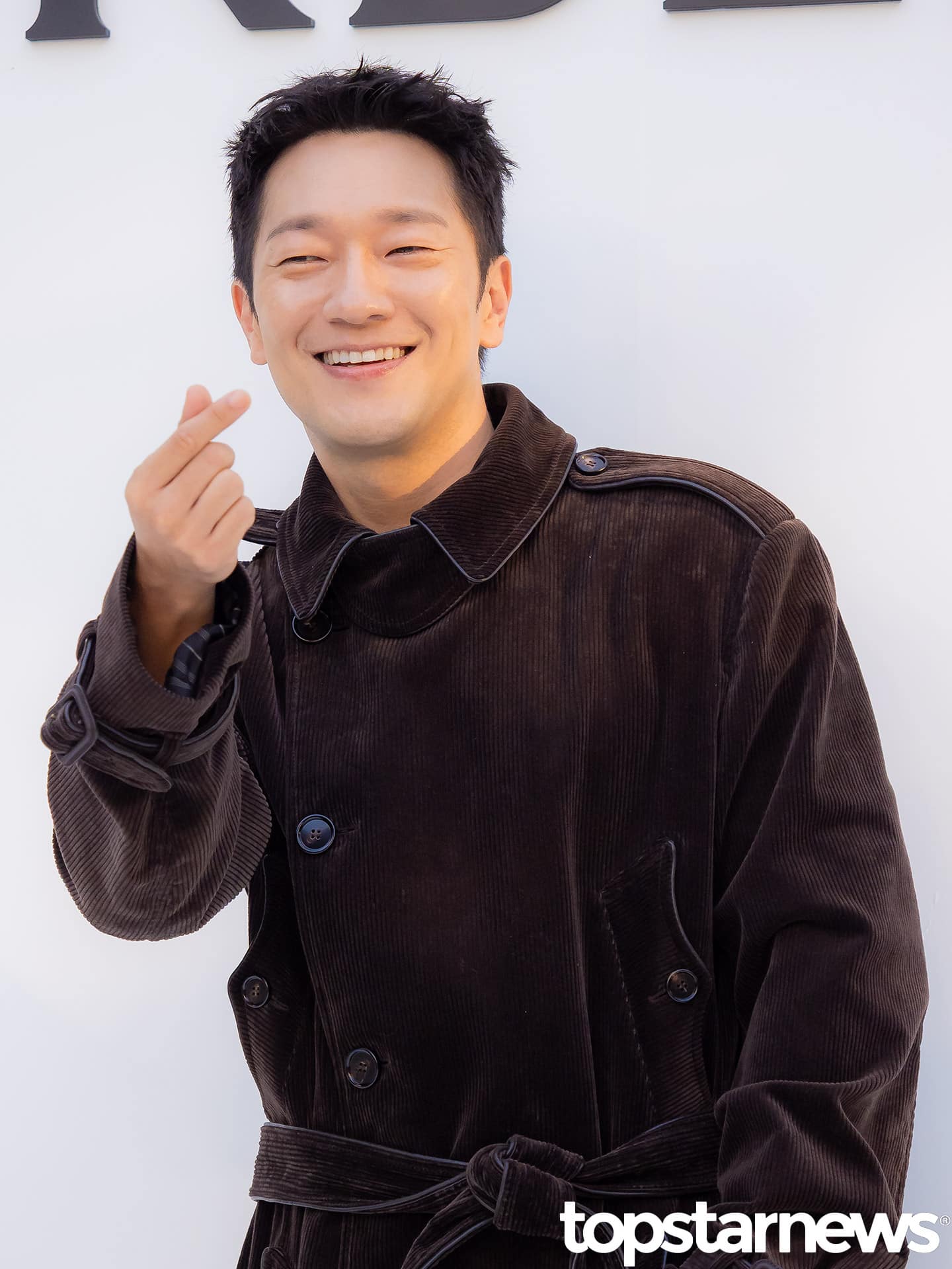 ソン・ソックは、永山瑛太と共演する