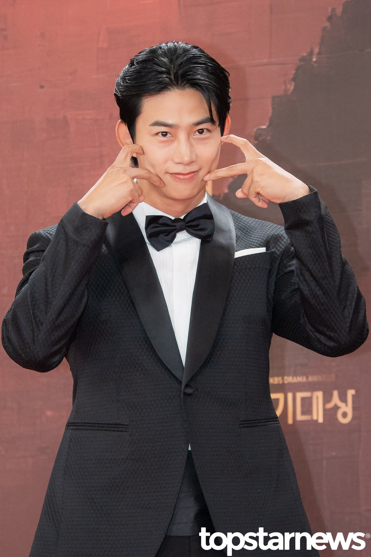 オク・テギョンは、磯村隼人と共演する