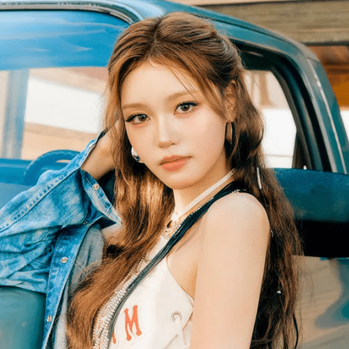 izna チョン・セビ (画像出典:WAKEONE)