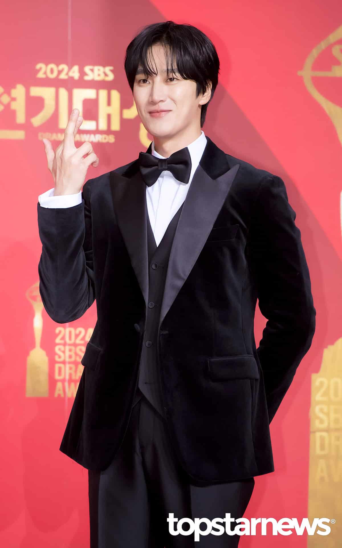 アン・ボヒョンは、『財閥 x 刑事 シーズン2』で主演を務める
